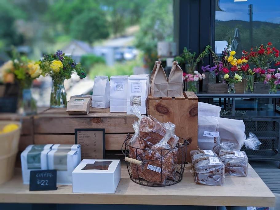 Oaklore: Your Sonoma Storybook Retreat: Three Miles To Sonoma Square Exterior photo